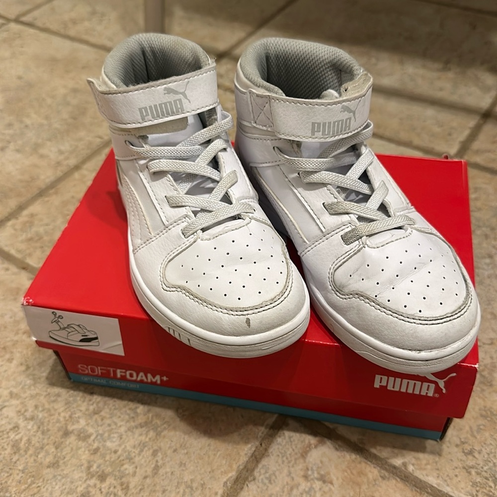 Gently Used white Kid Pumas Size 12C